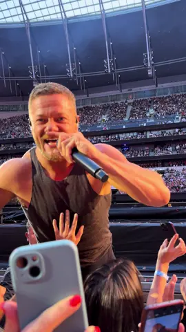 Well that was unexpected and still recovering. 👁️👄👁️ Love ya @Imagine Dragons #london #imaginedragons 