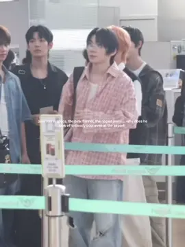 i mean… PARK HAN??!? he looks soo good in specs in pink in BRIGHT TONE color.. lmaoo seriously I love his airport fashion it looks so comfyyy  #AHOF #parkhan #steven #seojeongwoo #chawoongki #zhangshuaibo #jl #jlgaspar #parkjuwon #chihen #daisuke #kpop #kpopfypシ #icnairport #xuhuong #xyzbca #ahof_official #ahof_parkhan #han 