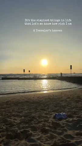 To be rich… To travel without care #rich #traveltiktok #richinhappiness #beachvibes #sunset 