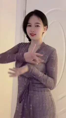 羞答答的玫瑰静悄悄的开，慢慢地绽放，他留给我的情怀。#t#tiktok