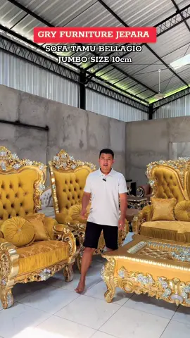 5 juta rupiah boskuh sudah bisa memesan sofa tamu jumbo GRY FURNITURE JEPARA  NAMA : sofa tamu BAHAN : kayu jati  WARNA : gold KAIN : bludru UKURAN : jumbo HARGA : 30.000.000 —----------------------------------- #gryfurniturejepara #furniture #furniturejepara #mebeljepara #sofatamu #bufettv #mejamakan #tempattidur #almaribaju #mejarias #jualanonline 