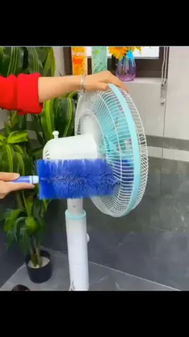 Hindi ka na mahihirapan linisin ang mailakabok mong electric fan. Saktong sakto sa kahit na anong electric fan!  #electricfan #dustcleaner #cleaning #bendablebrush #cleaningbrush #homecleaning #cleaningtools #fan 