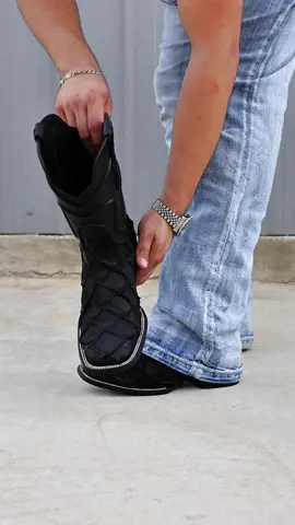 RESTOCK!!🤯🚨 On Our Matte Black Pirarucu Boots For ONLY $119!!🥷 #texasbootranch #texasbootranchboots #belico #trending #fashion #texas #fypシ゚viral🖤tiktok  #fyp #exclusive #cowboyoutfit #cowboyboots #boots #botasvaqueras #westernwear #suelaroja #redbottoms #python #fypシ #fypシ゚viral #fyppppppppppppppppppppppp #paratiiiiiiiiiiiiiiiiiiiiiiiiiiiiiii 
