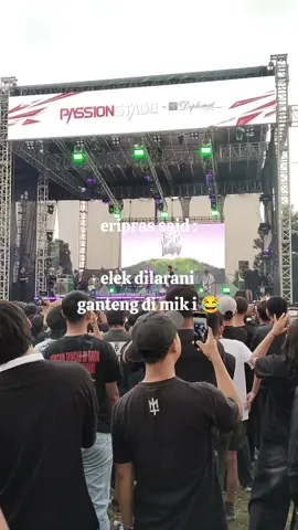 @eripras3_   #konserjogja #jogja24jam 