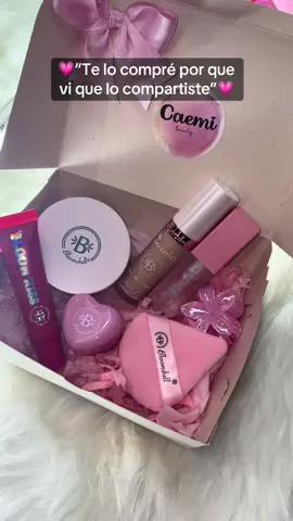 Que tu novia no se espectadora 🩷  #novia #regalo #maquillaje #girls #cajitademaquillaje 