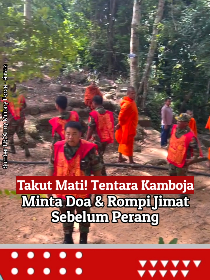 Takut mati? Itu wajar. Tapi pasukan Kamboja punya cara unik untuk mengusir rasa takut rompi bertuah yang telah diberkahi biksu, dipercaya bisa menangkal peluru. Sebelum maju ke garis depan melawan Militer Thailand mereka tak hanya memeriksa senjata, tapi juga memohon perlindungan spiritual.