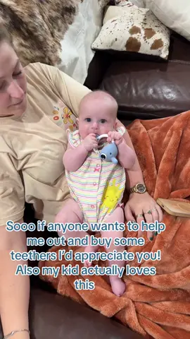 She literally loves it! #sahm #MomsofTikTok #parentsoftiktok #teething #teethingbaby 