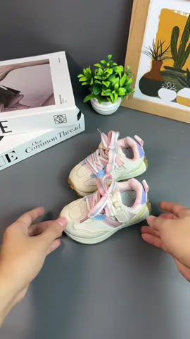 #sepatuanak #sepatuanakimport #sepatuanakcasual #sepatuanakcewek #sepatuanakperempuan 