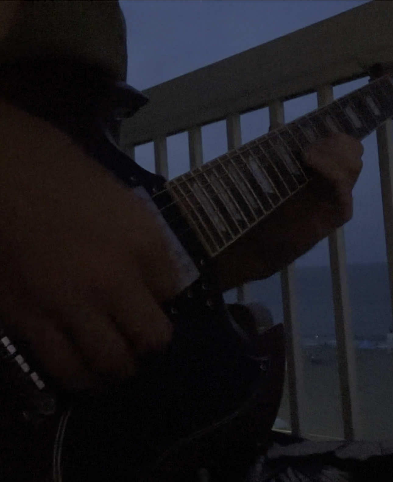 Can’t beat this view Mama I’m coming home solo it ain’t perfect cut me some slack #ozzyosbourne #mamaimcominghome #solo #guitar #sg #epiphone #beach 
