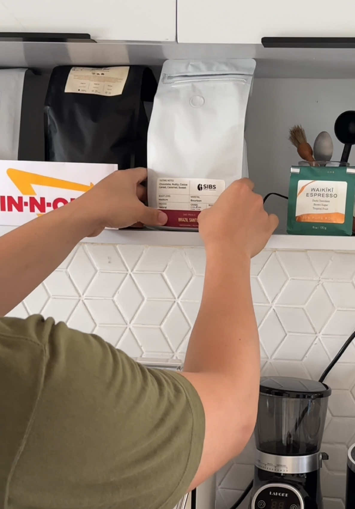 Current wokflow with my latest obsession from @sibscoffeeroasters — still one of the OGs! #workflow #coffeetok #homebrew #latte #gemilai3006 #coffeetiktok #fyp #coffeebeans #arabica #brazilsantos 