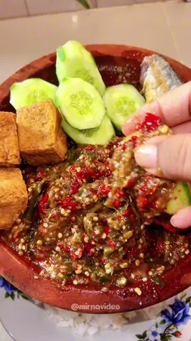 Enak bgttt sambel terong😋😋 #sambel #ikanasin 