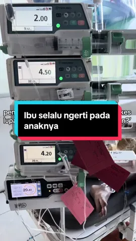 Siapa sampai sekarang yang masih ditanya’in ibu “udah makan?”🥹 #nakes #nurse #fyp #bidan #viral #perawat #igd 