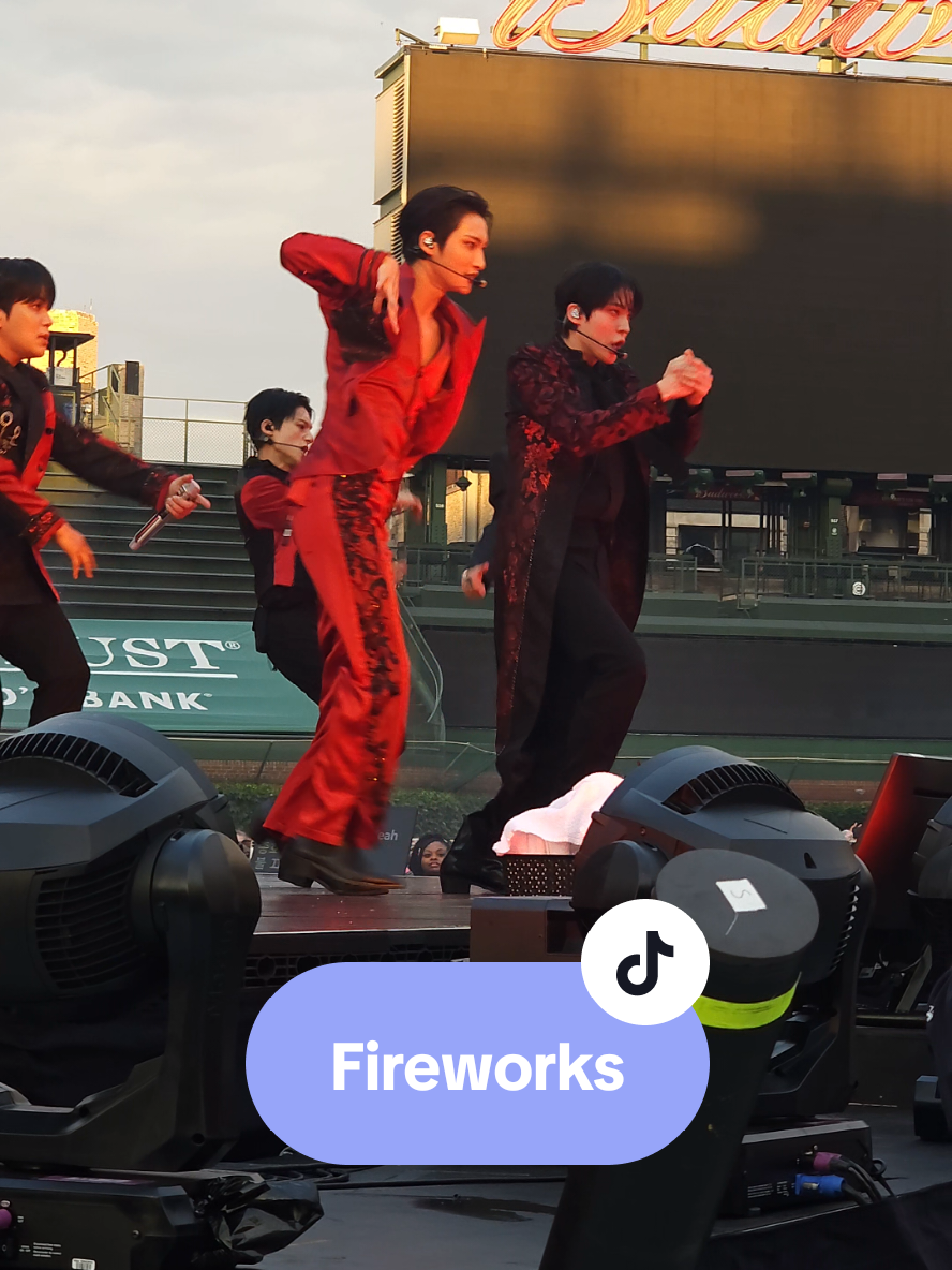 Firewors - ATZ in Chi #ateez #atiny #inyourfantasy #ateezconcert #kpop #kpopconcert 