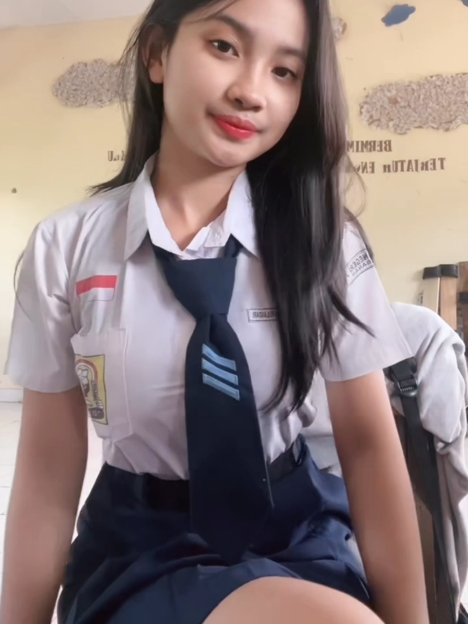 tiktok : dysakarina #pelajargadisbali #bali #smp #fyp #gadisbali #indonesia #viral 