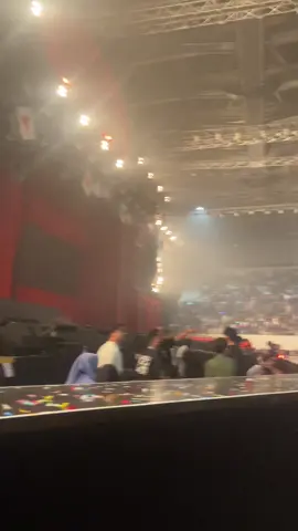 Huhuhu malah di usir JOT di suruh keluar cepet cepet parah sih udah bayar cukup mahal eh jadi gini parah sih🥹😭 #jkt48fullhouseconcert2025 #Parahsih 