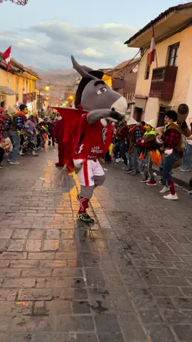 ASÍ TE VIY A BAILAR GASH!N!T@ go go #cienciano #fvuriaroja #sudamericana #clasico @Club Cienciano 