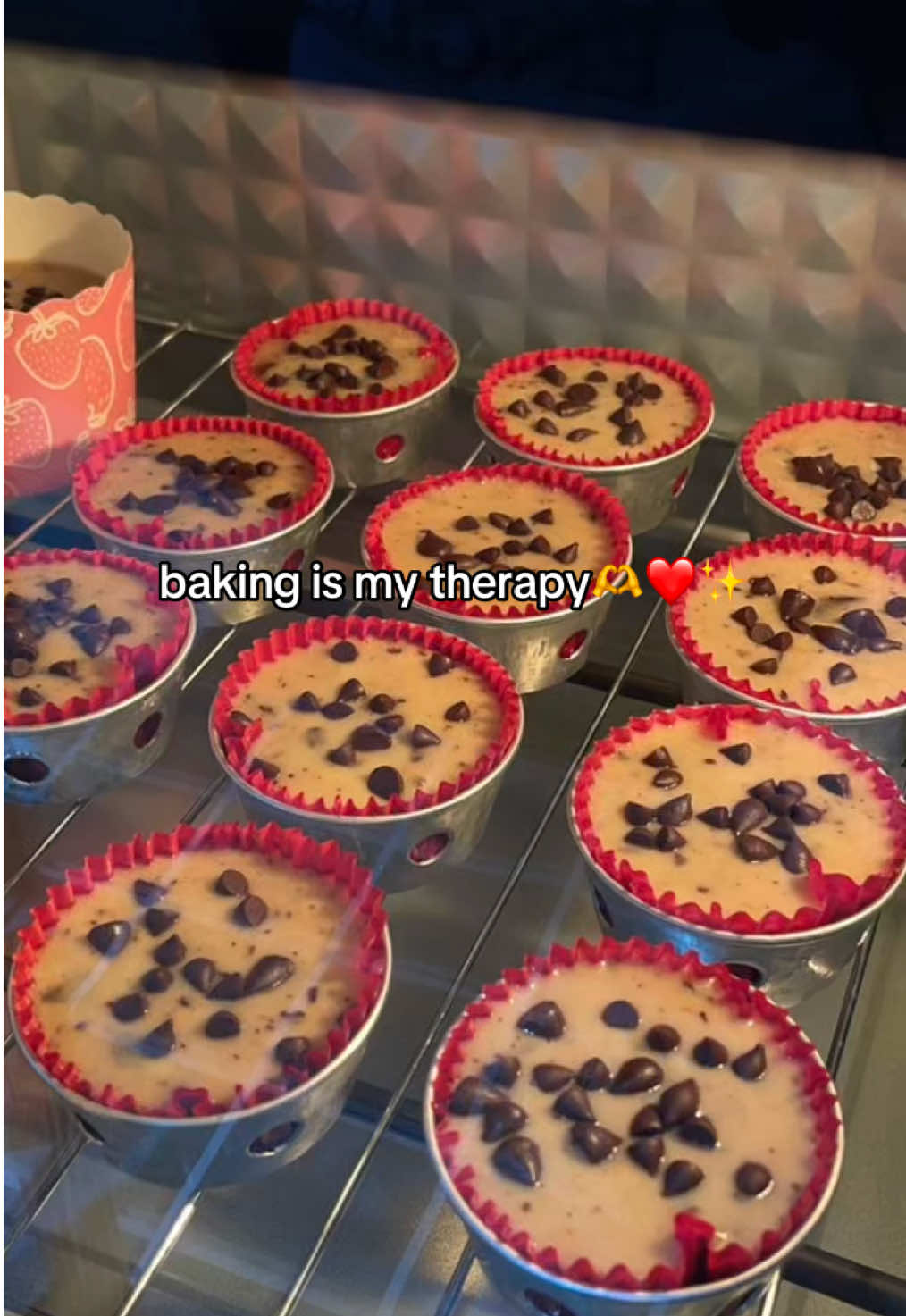 uda setengah tahun Ayah aku pulang kembali ke sisi Allah SWT, rasanya sakitttt bgttt.. so baking is my therapy,  jadi salah satu cara aku untuk mengalihkan kepahitan itu karna baking identik sama something sweets.. swetness can get rid of bitterness, right? 🥹 #baking #bakingismytherapy #bakingtiktok #bakingmakesmehappy #bakingisfun #happybaking #ilovebaking 