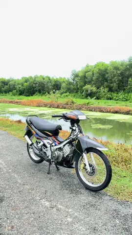 Đây là lý do ghệ bỏ tui,nó nói chạy cái xe gì xì khói tùm lum ..satria 1999 HQCN
