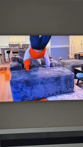 That’s one way to review a Temu boneless couch 😆 #youtube #temubonelesscouch #temufinds #temu #lol #netflixandchill #reviews