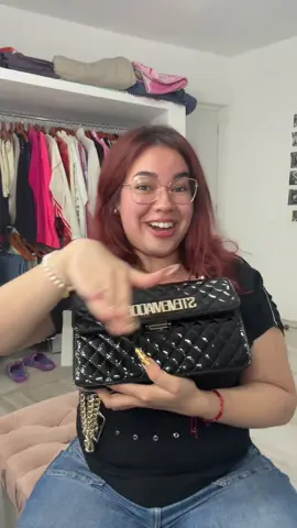 unboxing de chavaaa💋 gracias por todo su apoyo y cariño, sin ustedes no podría tener experiencias como estas, gracias ❤️#unboxing #stevemaden #bolsa @stevemadden 