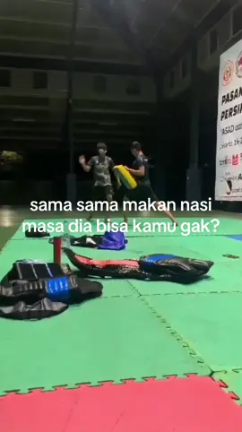 beda lauk ga ngaruh#fyppppppppppppppppppppppp #fyppp #fypage #fypシ゚viral #fypシ #fyp #trend #pencaksilatindonesia🇮🇩 #pencaksilatindonesia #pencaksilat #persinasasad #persinasadindonesia #bmwteam 