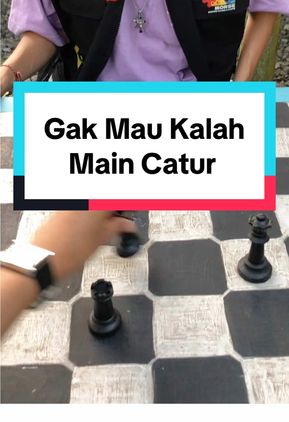 Bisa gitu yaa… 🤔🤔🤔 #chess #catur #maincatur #morseboardgame #cafeestetikjogja #explorejogja #boardgame #cafeboardgame #boardgameindonesia #jet2 