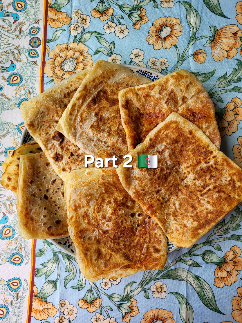 ??Mhajeb part.2:comment façonner vos mhajeb #mhajeb #recettealgerienne #msemmen #algerie #recette #pourtoi #fyp 