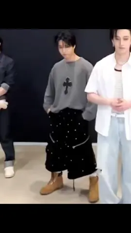 bro is so sillyie~ 🤧 hahahaha #fyp #straykids #skz #han #hanjisung 