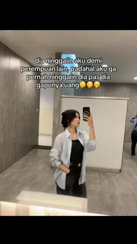 hiraukan yang lewat😂