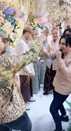 IDOLA DARI BUJANGAN😎 #setiaband #st12 #charlyvanhoutten #fypシ #fypシ゚viral #bandst12 