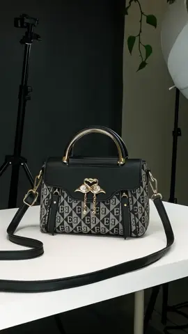 #tasselempang #wanitaelegant #taswanita #taspremium 