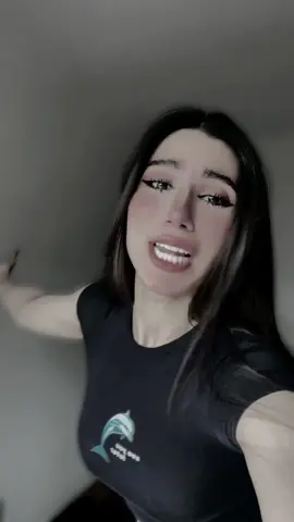من الفرگة تشكي الناس واني اشكي من الملگة 🙂‍↔️