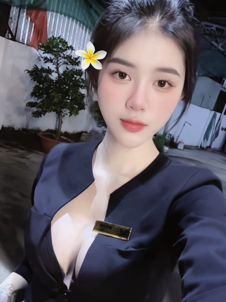 Người mang cho e tổn thương e vẫn yêu