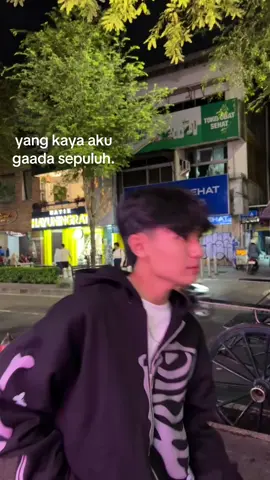 🧏🏻‍♂️