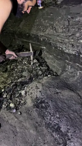 Black diamond mining ⛏️ #coalminer #blackdiamond #gold #minerals #support #plzdontunderviewsmyvedios #coalmine #blackdiamond #gold #usa_tiktok 