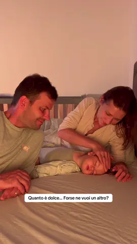 Lo schiaffone dice tutto 🤣😍🤣  #family #video #top #funny #myfamily #constantincociurca #comedy 