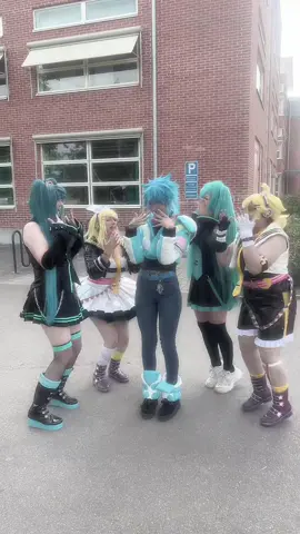 Queue confessions of a rotten girl #aoba #hatsunemiku #cosplay #aobacosplay #hatsunemikucosplay #fyp #foryoupage❤️❤️ 