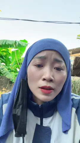 làm 10 hốc 10  thì ăn cứt
