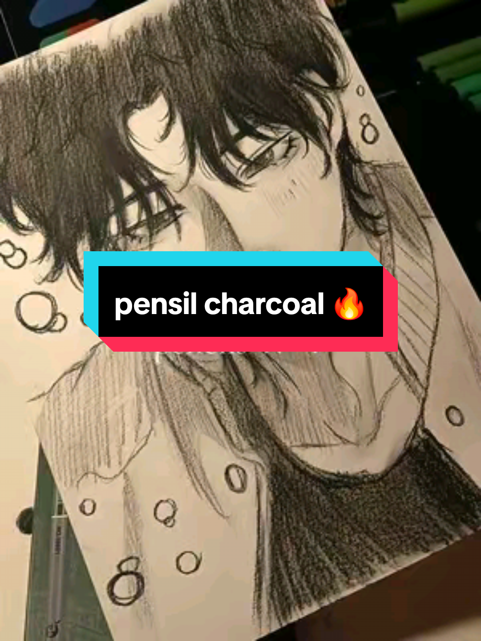 buat kalian yang suka hasil gambarnya hitam pekat, kalian bisa pake pensil charcoal. udah aku sematin di keranjang kuning 📎😋#sketchbook #sketch #drawing #art #charcoaldrawing 
