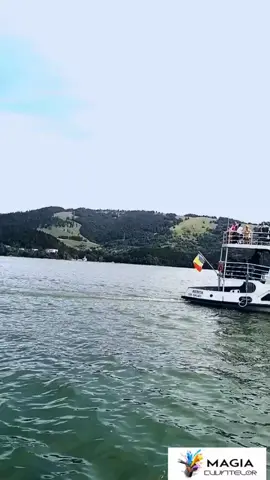 Plimbare cu vaporașul pe Lacul Bicaz  #laculbicaz🇷🇴  #magiacuvintelor 