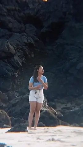 Nona bikin beta jatuh#fyp #fyppppppppppppppppppppppp #trend #viralvideo #nttpride🏝🔥 #rakattimur #adonaramanise😍❤ #watotenabeach #weekend 