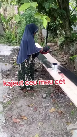 Belajar ngecat biar hemat biaya #rumah #ziyanalvan #tiktokseru #semangatbelajar 