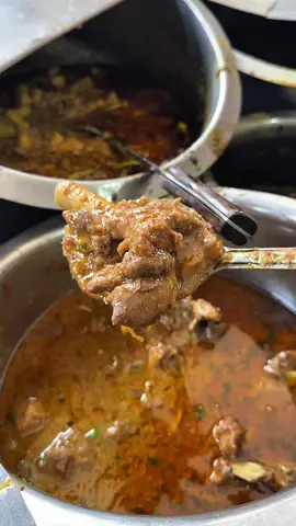 65 years old food shop Androon Lahore 😍 #foryou #samiullahfoodsecrets #mutton #foodies #foodreview 