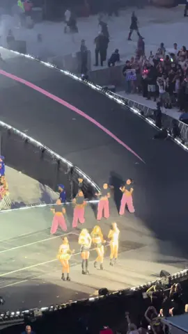 Shut Down at Citifield #shutdown  #deadlineworldtour  #deadlinetour  #blackpink  #blackpinkconcert2025  #blackpinknewyork2025 #blackpinkcitifield #blackpinkconcert #deadline 