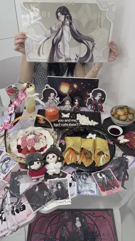 so happy that tgcf x dimension poptown cafe collab is finally in sg!! the cafe set up, food, drinks and desserts are all so pretty!!! i’m in love🤍❤️ @latendoshop  #heavenofficialsblessing #tgcf #tianguancifu #tianguancifu天官赐福 #huacheng #xielian #hualian 