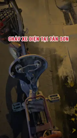 #CapCut HÊN GHÊ ĐỂ Ở NHÀ LÀ ĐI XA#cháy xe điện#cháy