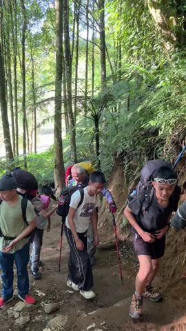 ktemu pade di gunung gde via putri #fyp #gununggede #gununggedepangrango #beranda 