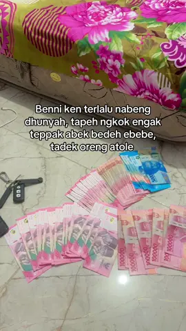 Mon setiah jhek heran mon ngkok tak atole ke kkh #fypシ゚viral #madurapride🔥 #pleaseviral #menyalaabangkuh🔥 #katakatastorywa_ #harusfyp #masyaallahtabarakkallah #trend #viraltiktok #harusfyptitik 