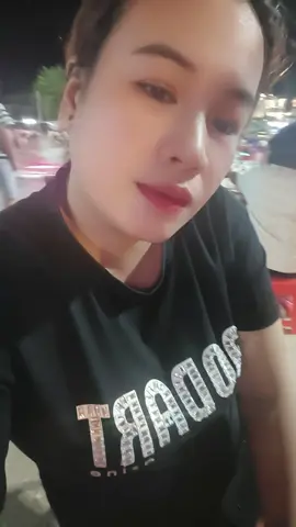 giàu nghèo k còn quan trọng,quan trọng là hp và bình yên thôi,gia đình là tất cả mình cùng cố gắng thui