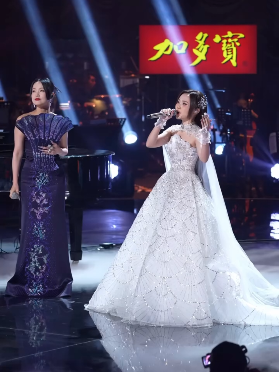 Phương Mỹ Chi Top 1 trong lòng người hâm mộ Việt Nam!! Có thể bạn chưa biết, ca khúc này có thêm phần lời tiếng Trung do nhạc sĩ Đào Tử A1J viết!!! #phuongmychi #daotua1j #lactroi 
